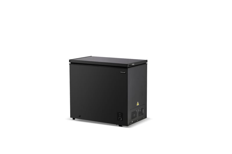 Frigidaire 7.0 Cu. ft. Chest Freezer, Black, EFRF7003-Black - Image 3