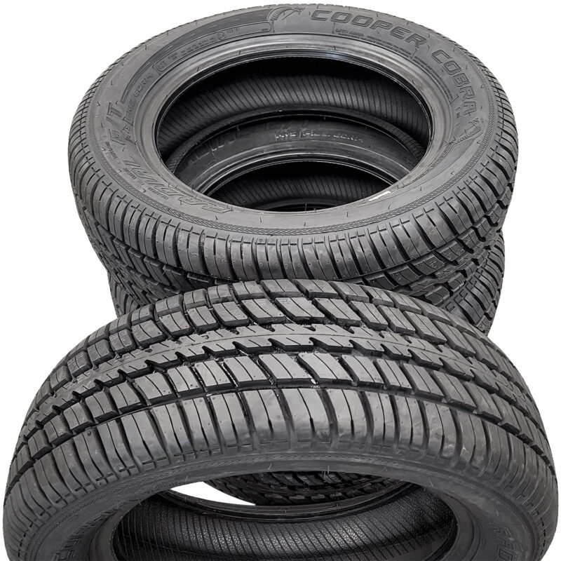 Cooper Cobra Radial G/T All Season P275/60R15 107T Passenger Tire - Image 2
